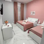 Neve Al Sole Modern Suites Near Metro Materdei In Naples Center 住宿加早餐酒店