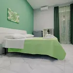 Neve Al Sole Modern Suites Near Metro Materdei In Naples Center 住宿加早餐酒店 4*