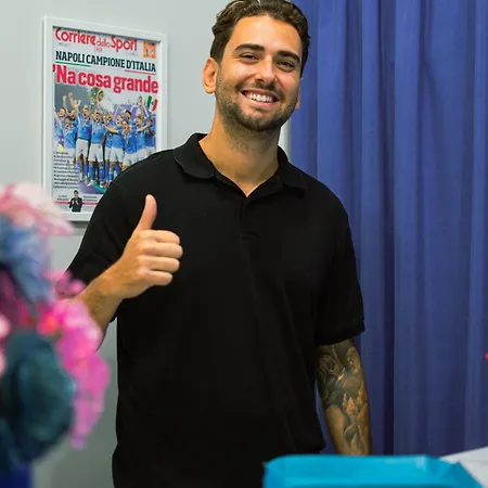 Neve Al Sole Couette-café Naples