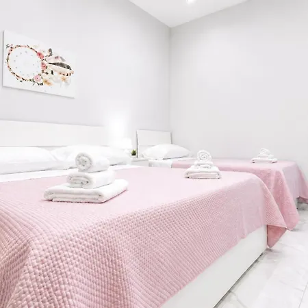 Bed & Breakfast Neve Al Sole Modern Near Metro Materdei In Center 4*