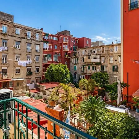 Bed & Breakfast Neve Al Sole Modern Near Metro Materdei In Center Neapel